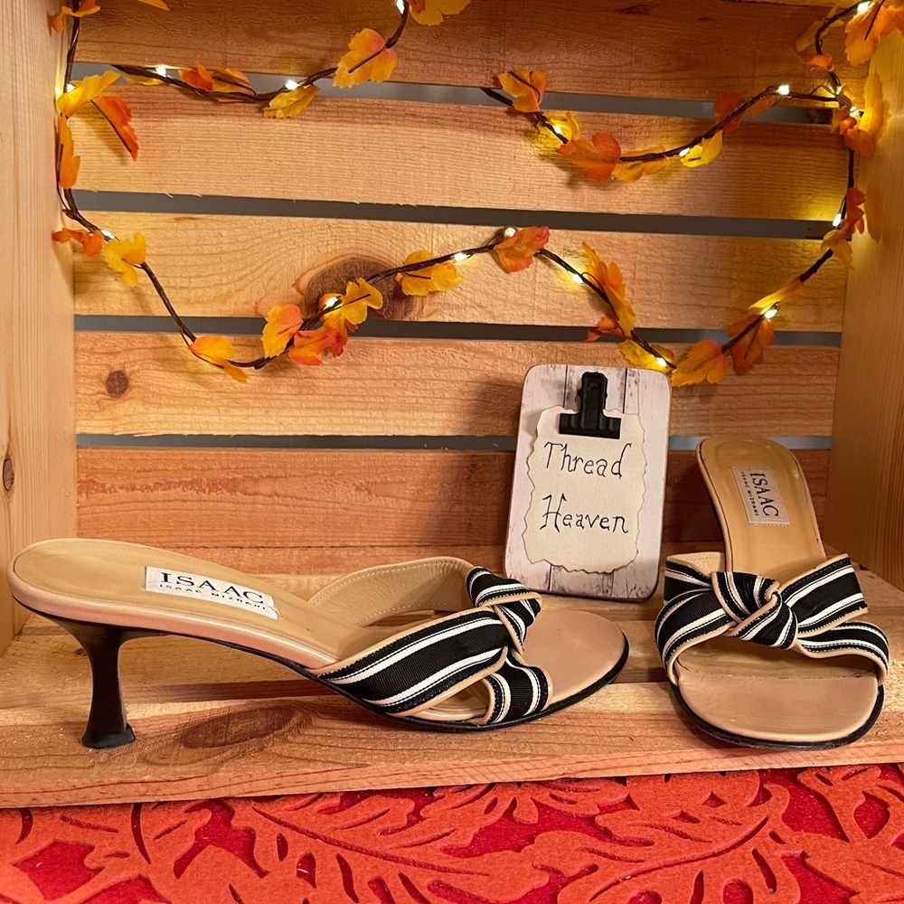 Isaac Mizrahi Black and White Knotted Slide Sandals